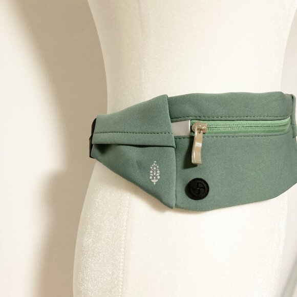 Free People Movement Runner Sling NWOT - Picture 4 of 10